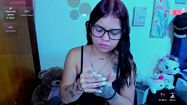 Emma boo online show from 11/08/25, 01:58