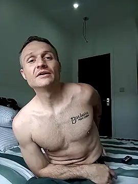 Caliguy36 online show from 11/04/25, 02:43