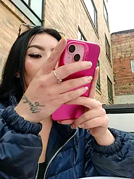 Snapshot of Moon_And_Sunn chatting on 10/30/25, 01:42 Moon And Sunn online show from 10/30/25, 01:42