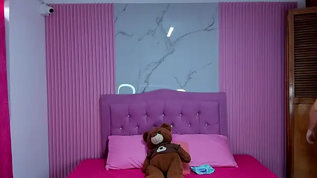 Snapshot of Missy_22 chatting on 11/30/25, 03:02 Missy 22 online show from 11/30/25, 03:02