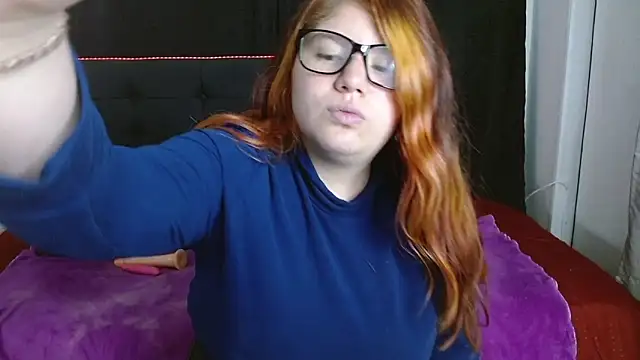 Snapshot of Alexaa_xx chatting on 11/10/25, 01:43 Alexaa xx online show from 11/10/25, 01:43