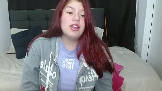 Snapshot of Alexaa_xx chatting on 11/24/25, 02:00 Alexaa xx online show from 11/24/25, 02:00