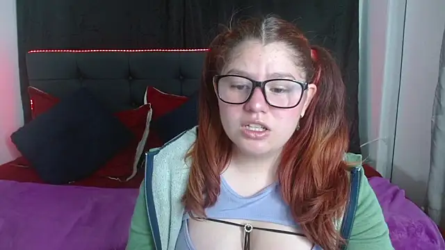 Snapshot of Alexaa_xx chatting on 11/09/25, 02:37 Alexaa xx online show from 11/09/25, 02:37