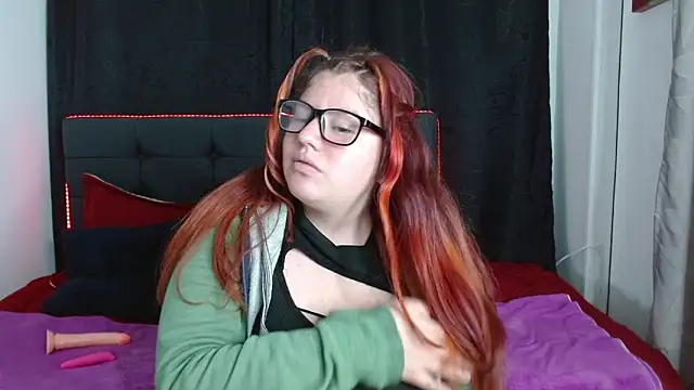 Snapshot of Alexaa_xx chatting on 11/11/25, 01:33 Alexaa xx online show from 11/11/25, 01:33