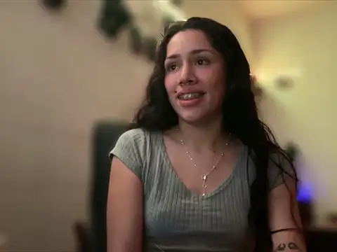 Snapshot of nessuwu chatting on 10/29/25, 05:17 nessuwu online show from 10/29/25, 05:17