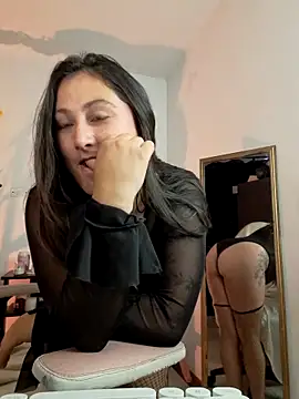 Snapshot of Amelia08 chatting on 11/02/25, 03:06 Amelia08 online show from 11/02/25, 03:06