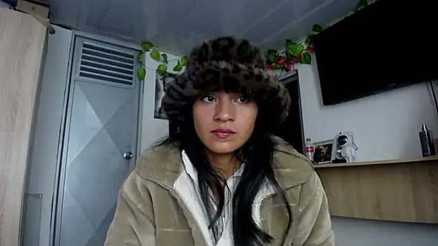 Samara Homescapes online show from 12/17/25, 02:16