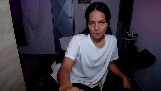 Snapshot of Samara_Homescapes chatting on 03/03/26, 03:13 Samara Homescapes online show from 03/03/26, 03:13