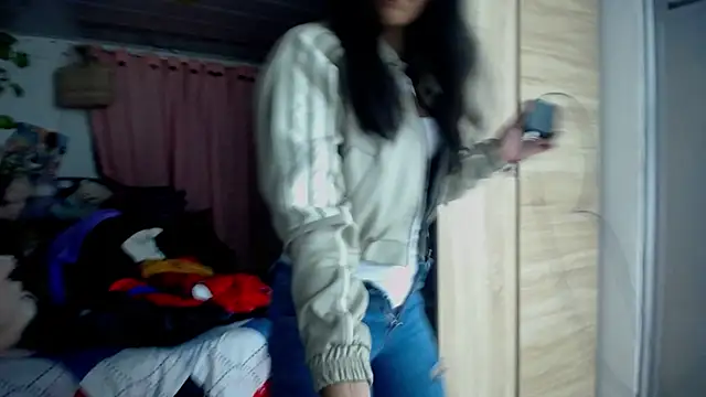 Snapshot of Samara_Homescapes chatting on 12/23/25, 04:45 Samara Homescapes online show from 12/23/25, 04:45