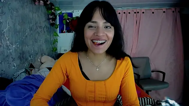 Snapshot of Samara_Homescapes chatting on 01/08/26, 03:23 Samara Homescapes online show from 01/08/26, 03:23