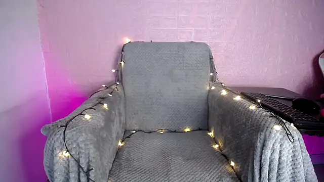 Princess Mia1126 online show from 12/21/25, 02:24