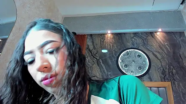 Ivy Spicy online show from 11/08/25, 03:43