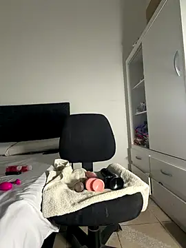 Romy-R-O online show from 11/22/25, 02:38