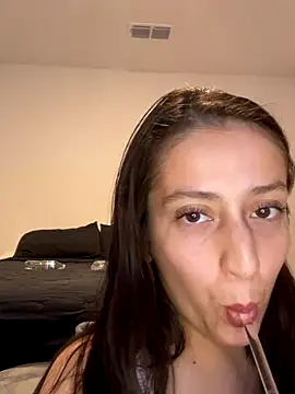 Synne online show from 11/22/25, 03:27