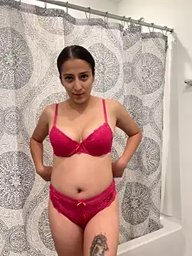 Synne online show from 10/31/25, 01:35