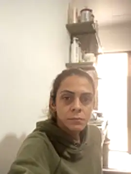 Snapshot of sabrinaneves chatting on 12/16/25, 06:34 sabrinaneves online show from 12/16/25, 06:34