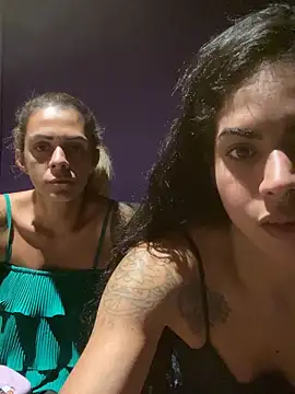 Snapshot of sabrinaneves chatting on 12/18/25, 03:38 sabrinaneves online show from 12/18/25, 03:38