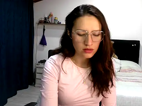 KendallTwisTx online show from 12/20/25, 05:10