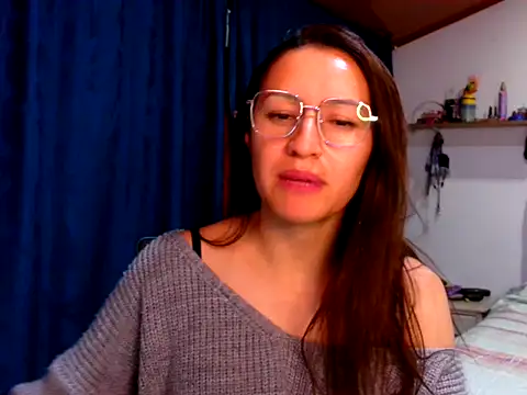 KendallTwisTx online show from 12/01/25, 04:02