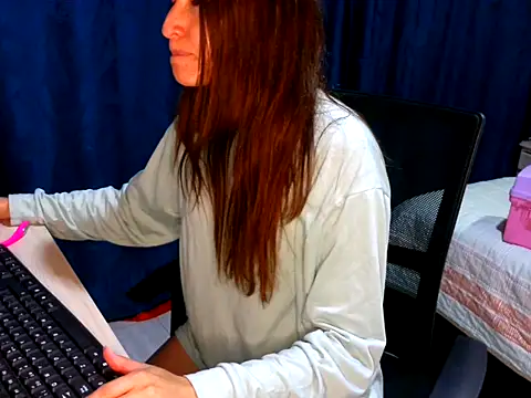 KendallTwisTx online show from 11/06/25, 03:43