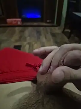 Snapshot of mrlicksalot3 chatting on 10/31/25, 04:20 mrlicksalot3 online show from 10/31/25, 04:20