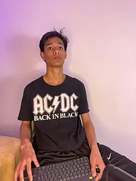 Snapshot of michael_vidal chatting on 10/30/25, 07:22 michael vidal online show from 10/30/25, 07:22