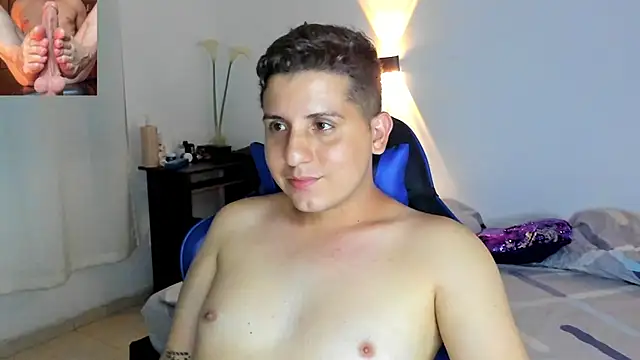 Snapshot of Baex1 chatting on 10/29/25, 02:43 Baex1 online show from 10/29/25, 02:43