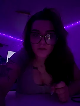 Snapshot of Diana_Blum chatting on 11/04/25, 06:44 Diana Blum online show from 11/04/25, 06:44