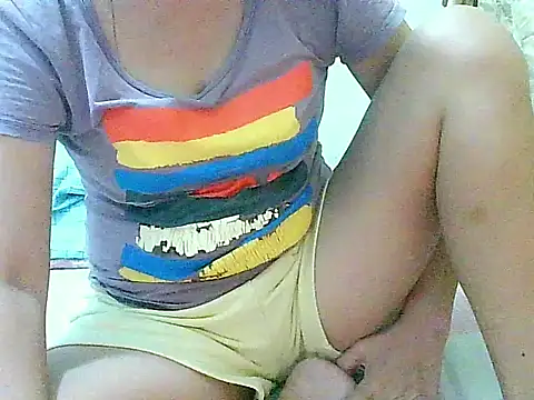 Snapshot of nhicole4u chatting on 11/28/25, 01:11 nhicole4u online show from 11/28/25, 01:11