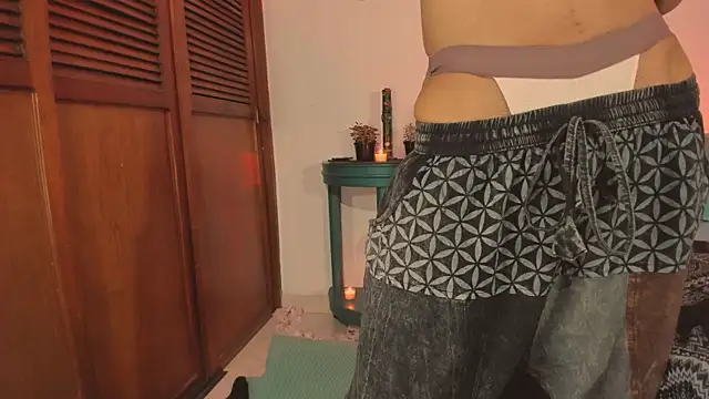 Snapshot of estmonnn chatting on 11/09/25, 12:25 estmonnn online show from 11/09/25, 12:25