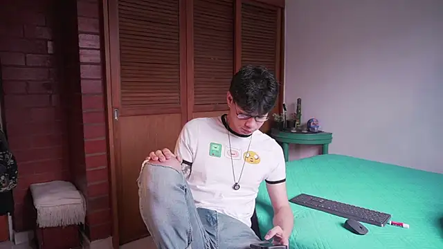 estmonnn online show from 03/28/26, 07:37