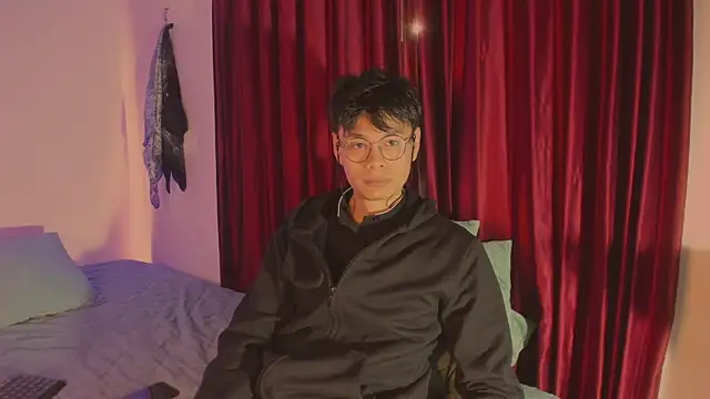 Snapshot of estmonnn chatting on 11/29/25, 11:16 estmonnn online show from 11/29/25, 11:16