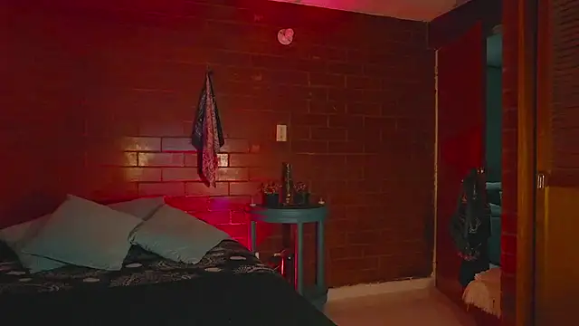 Snapshot of estmonnn chatting on 12/20/25, 12:13 estmonnn online show from 12/20/25, 12:13