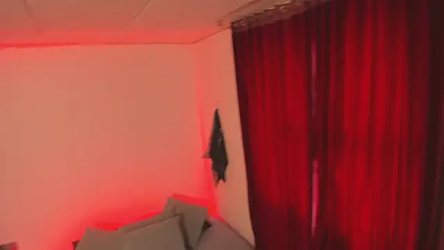 Snapshot of estmonnn chatting on 11/27/25, 09:59 estmonnn online show from 11/27/25, 09:59