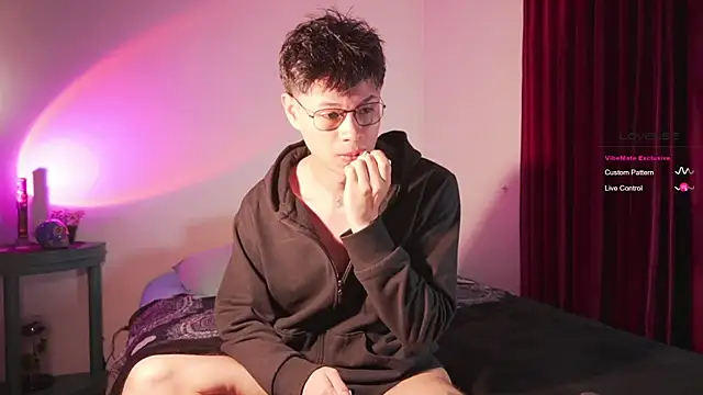 estmonnn online show from 04/18/26, 02:58