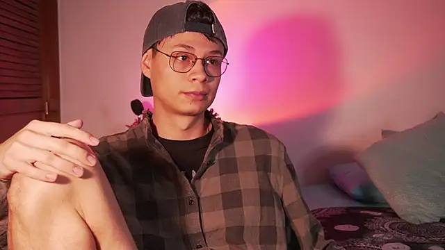 estmonnn online show from 05/13/26, 01:01