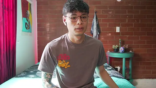 Snapshot of estmonnn chatting on 01/09/26, 06:26 estmonnn online show from 01/09/26, 06:26