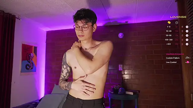 Snapshot of estmonnn chatting on 01/15/26, 12:36 estmonnn online show from 01/15/26, 12:36