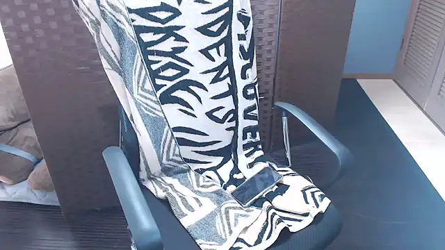 YUNONNON online show from 11/01/25, 12:28