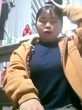 Snapshot of matbiec- chatting on 11/17/25, 10:25 matbiec- online show from 11/17/25, 10:25