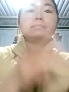 Snapshot of matbiec- chatting on 11/02/25, 10:15 matbiec- online show from 11/02/25, 10:15