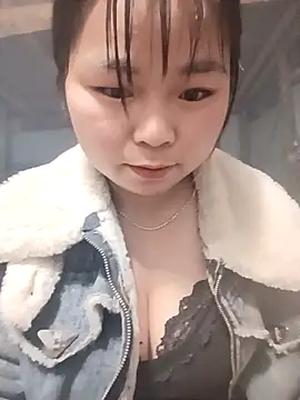 Snapshot of matbiec- chatting on 12/18/25, 08:45 matbiec- online show from 12/18/25, 08:45