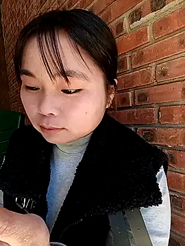 Snapshot of matbiec- chatting on 11/29/25, 06:13 matbiec- online show from 11/29/25, 06:13