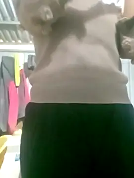 Snapshot of matbiec- chatting on 11/15/25, 12:03 matbiec- online show from 11/15/25, 12:03