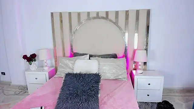 NadiaFox  online show from 11/12/25, 08:01