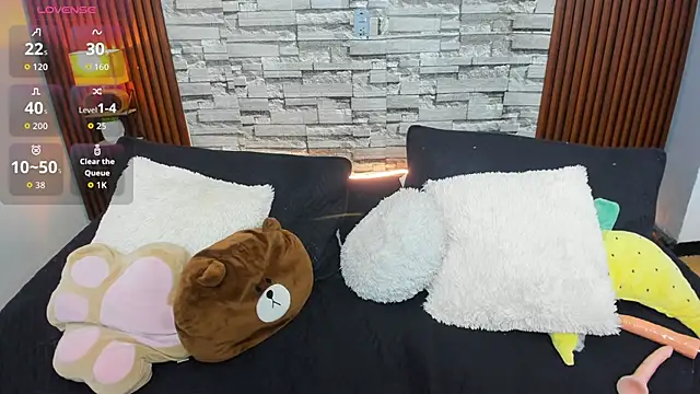 Snapshot of melody_velvet chatting on 10/29/25, 04:00 melody velvet online show from 10/29/25, 04:00