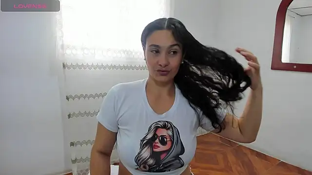 Isa-Giraldo online show from 03/08/26, 01:47