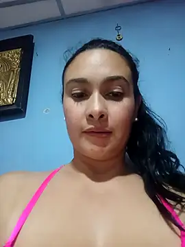 Isa-Giraldo online show from 11/18/25, 03:21