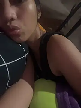Snapshot of hottiebabe23 chatting on 02/06/26, 12:34 hottiebabe23 online show from 02/06/26, 12:34