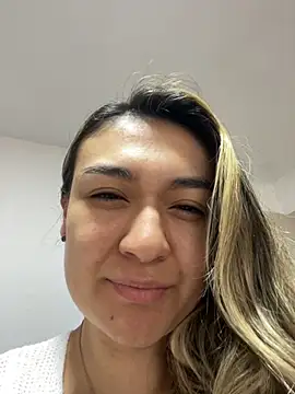 Im-Lola online show from 11/05/25, 11:24